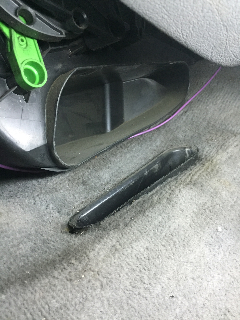 Снятие ковра. Подготовка к кузовным работам. — BMW 3 series (E36), 1,6 ...