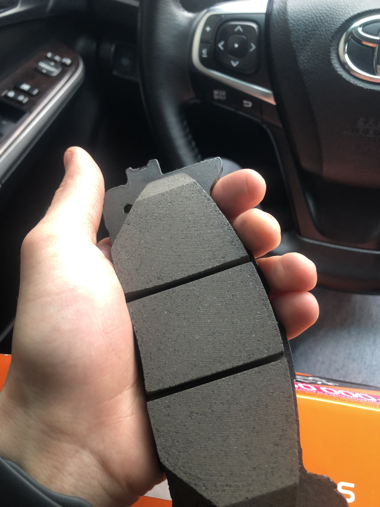 Замена колодок — Toyota Camry (XV50), 2,5 л, 2015 года | расходники ...