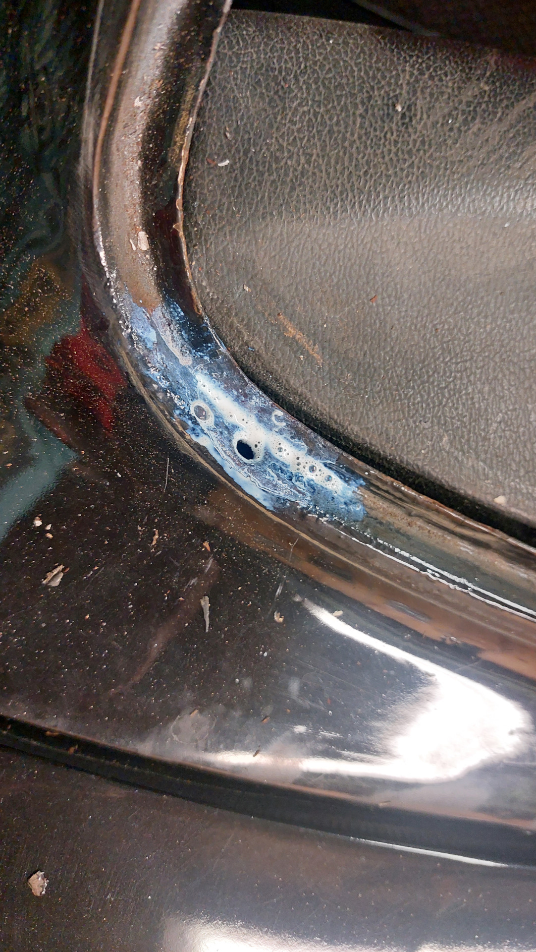 #26. Устранение протечки воды через лобовое стекло — LADA 4x4 3D, 1,7 л ...