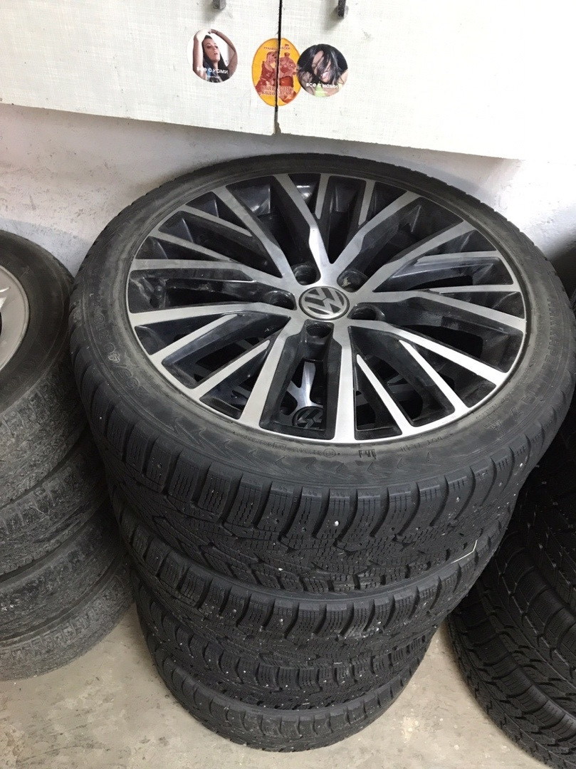 Чья р. Направление резины contiecocontact. Cordiant snow cross 185/65 r14. Резина корморан всесезонная. Шины ат22 направление вращения.