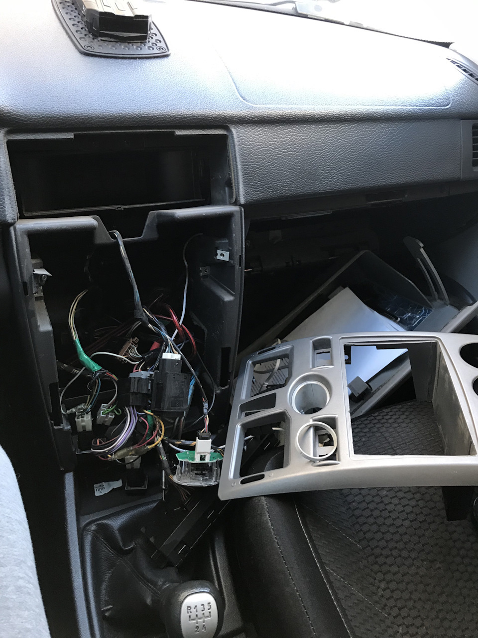 Покраска консоли — Lada Приора седан, 1,6 л, 2011 года | просто так ...