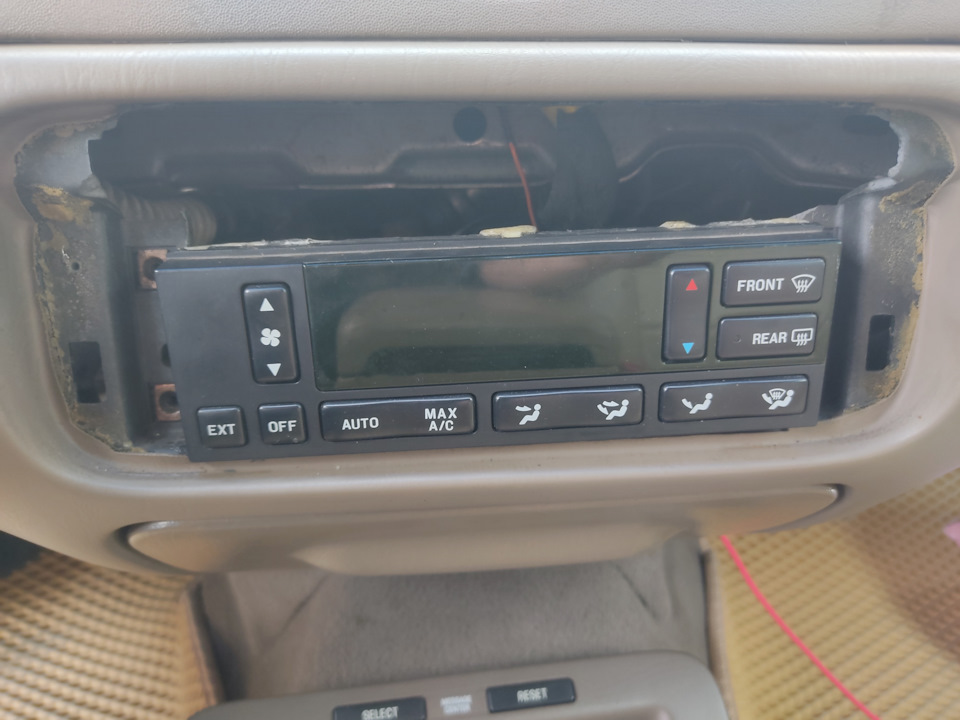 Фото в бортжурнале Lincoln Town Car III