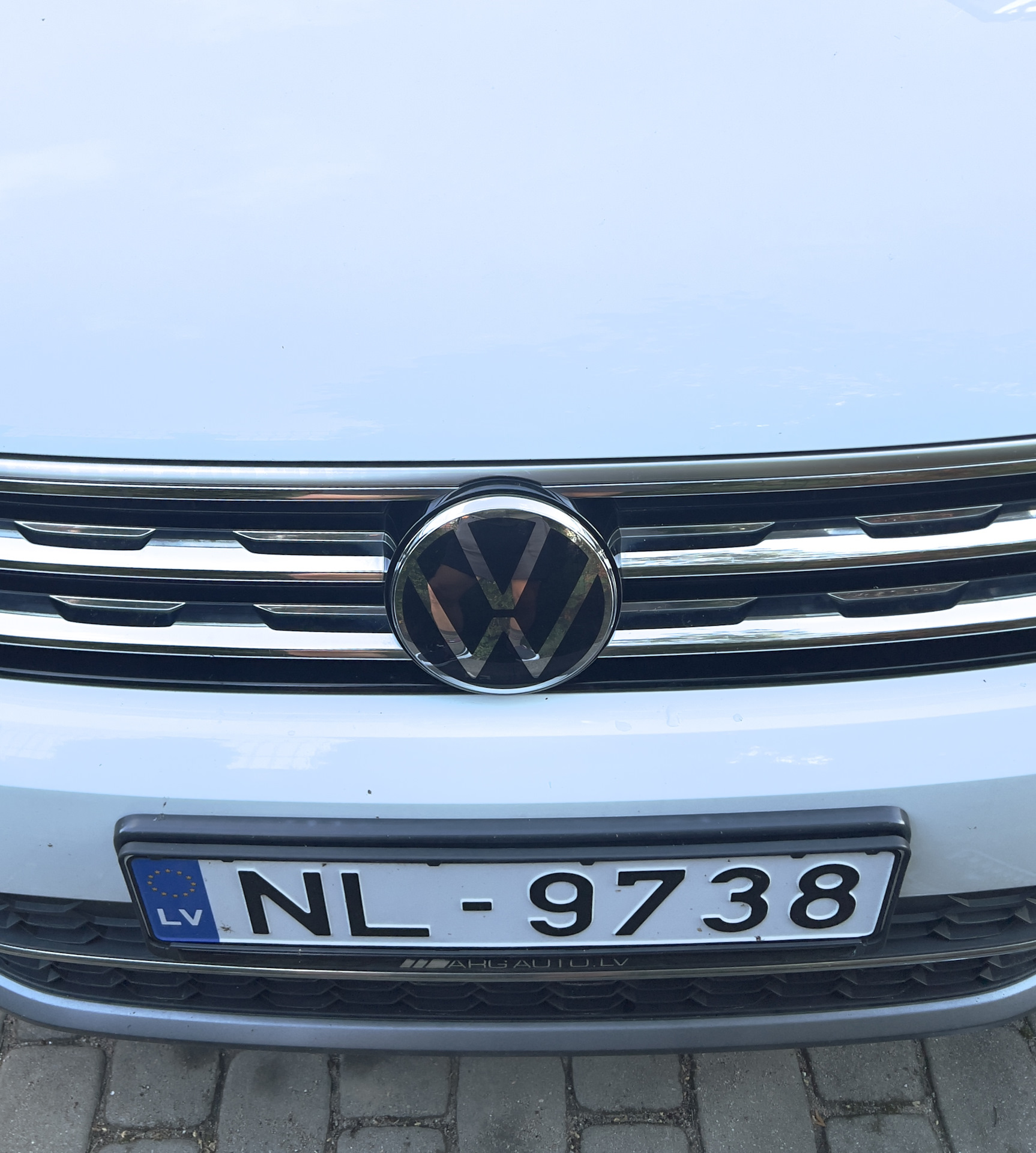 Новые эмблемы VW — Volkswagen Tiguan (2G), 2 л, 2016 года | тюнинг | DRIVE2