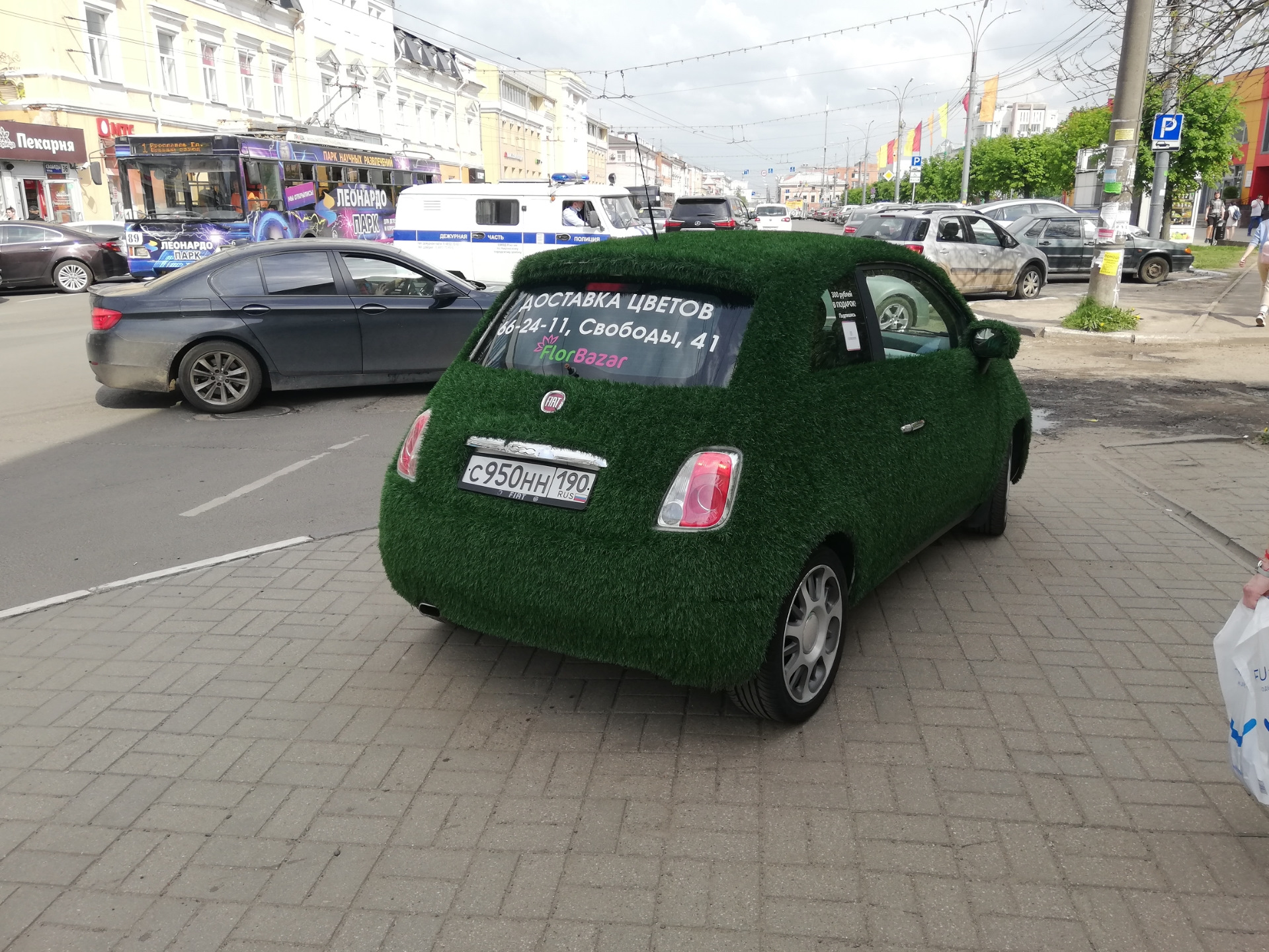 Новосибирск питер машина. Интересные авто в СПБ. Забавные машины. Номер от машины в необычных местах. Эко машины в СПБ.