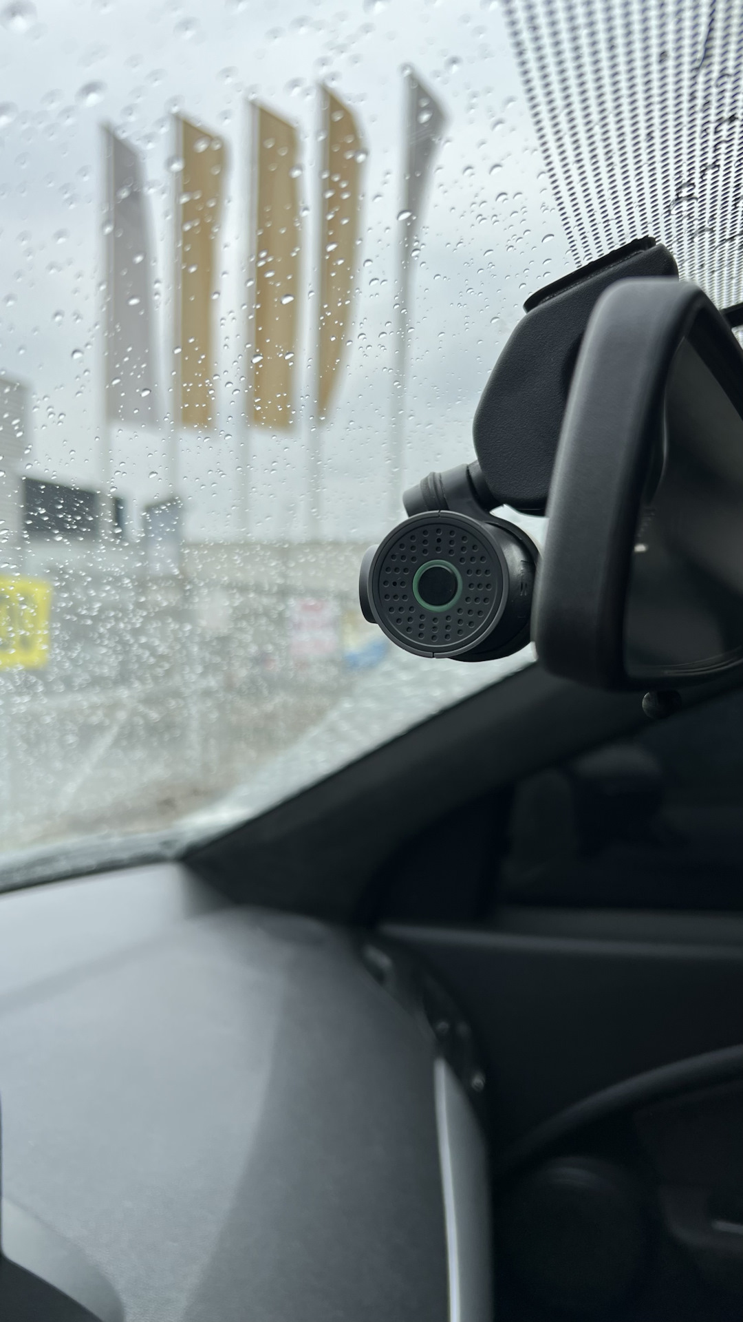 Крепление видеорегистратора в зеркало заднего вида — Renault Fluence, 1 ...