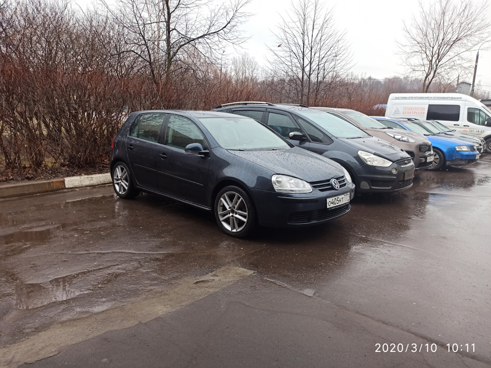 Красавица- конец 06 года, а с виду и НЕ скажешь! выглядит очень круто) — Volkswagen Golf Mk5