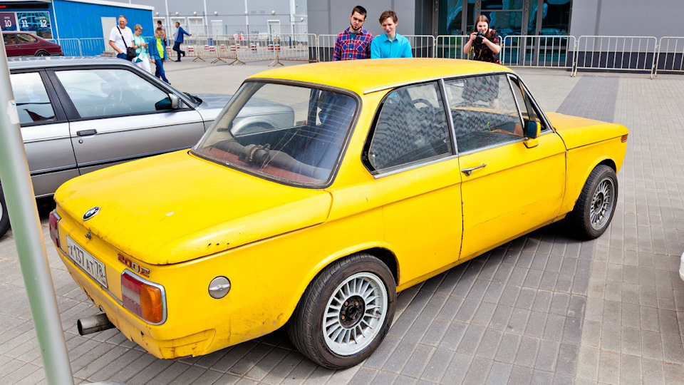 BMW 02 e10