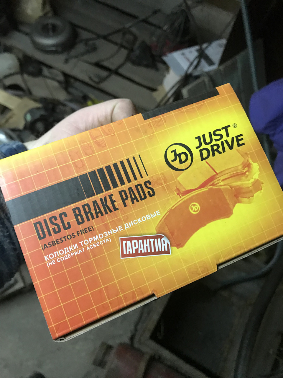 Замена гранат и переборка тормозных суппортов — Toyota Ipsum (10), 2 л ...