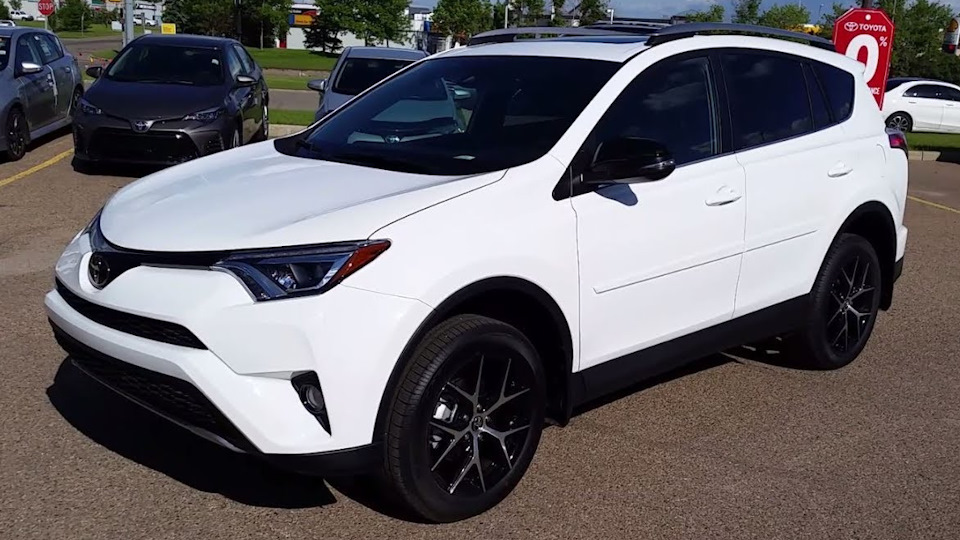 Toyota RAV4 Hybrid бело-черная монохромная