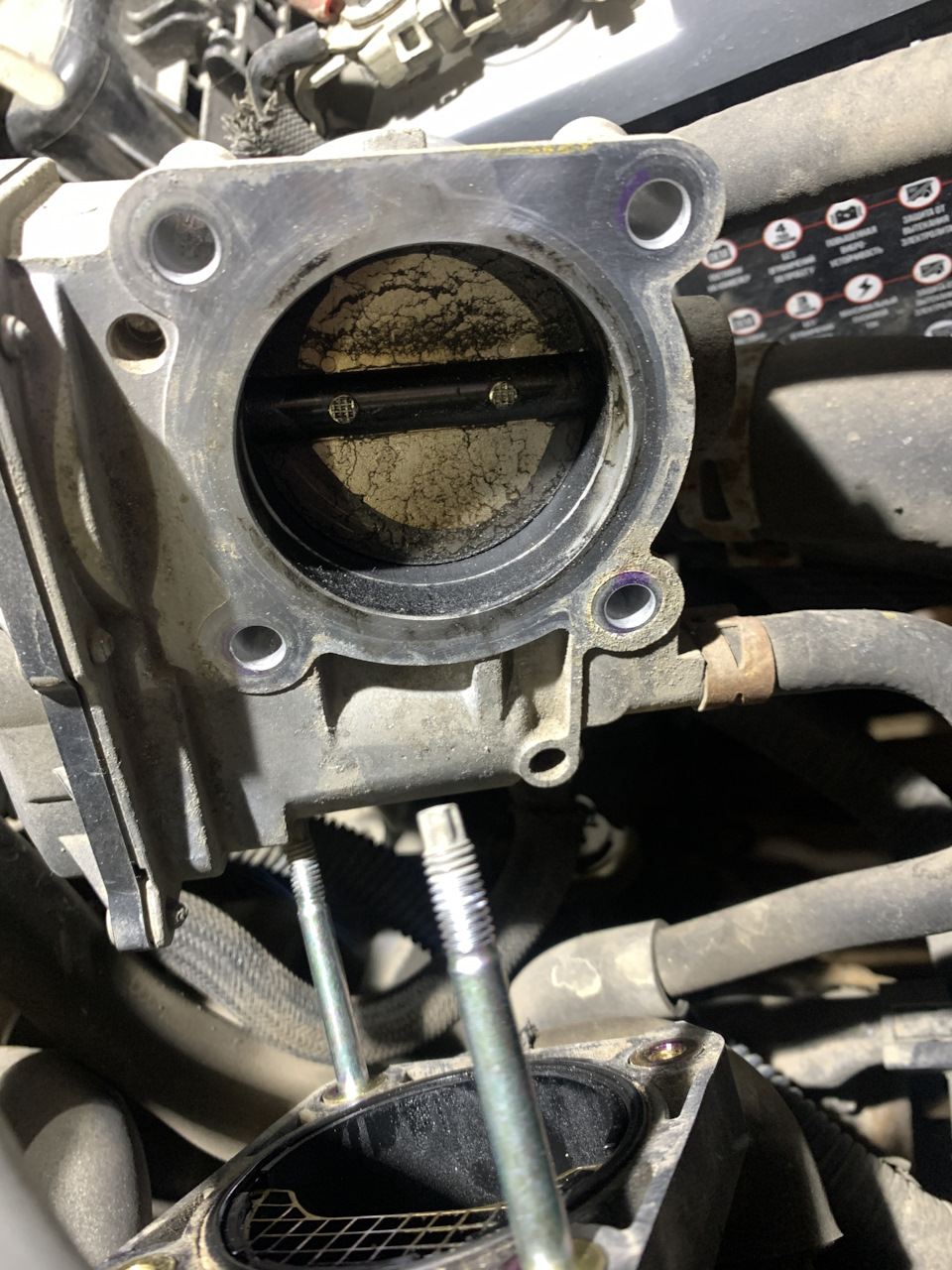 Чистка дросселя — Toyota Corolla (140/150), 1,6 л, 2008 года | своими ...