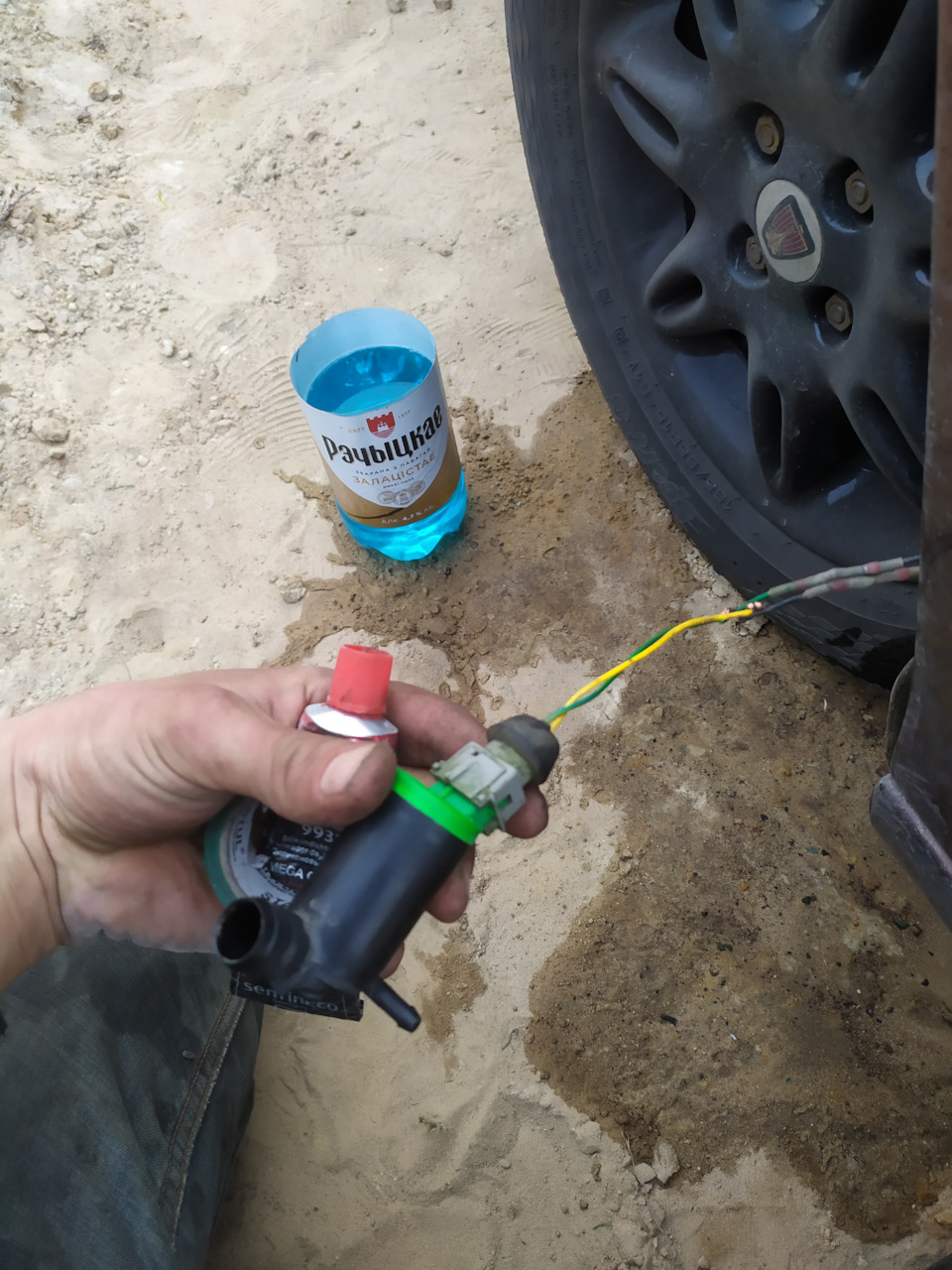 Замена моторчика омывателя лобового стекла — Rover 400 Mk2, 2 л, 1997 ...