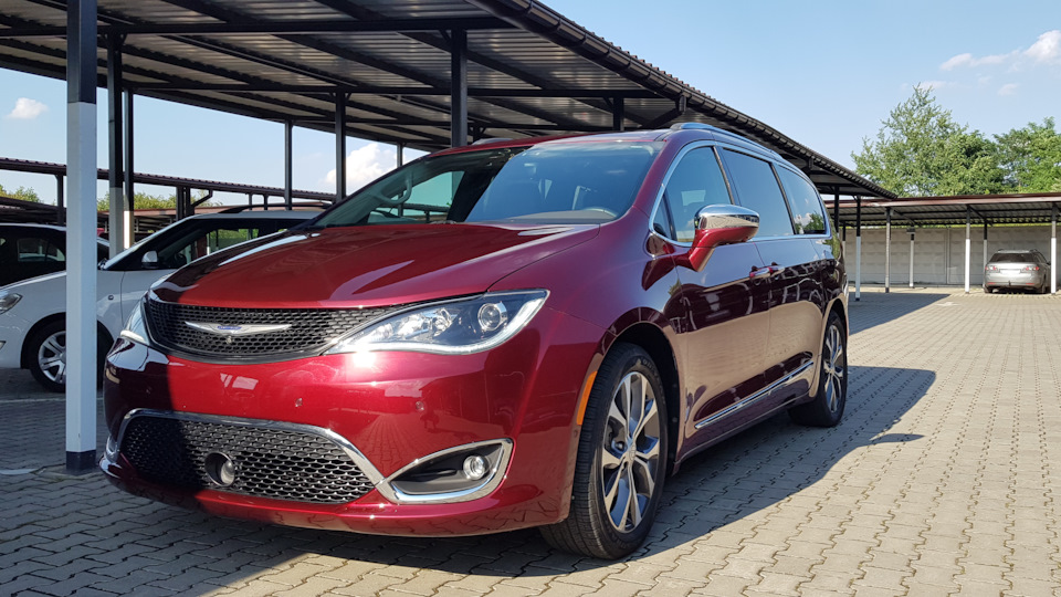 2017 pacifica limited
