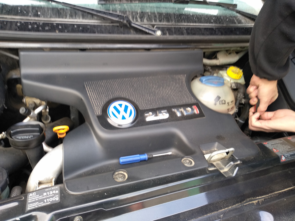 83рус демонтирует свой датчик — Volkswagen Multivan (T4)