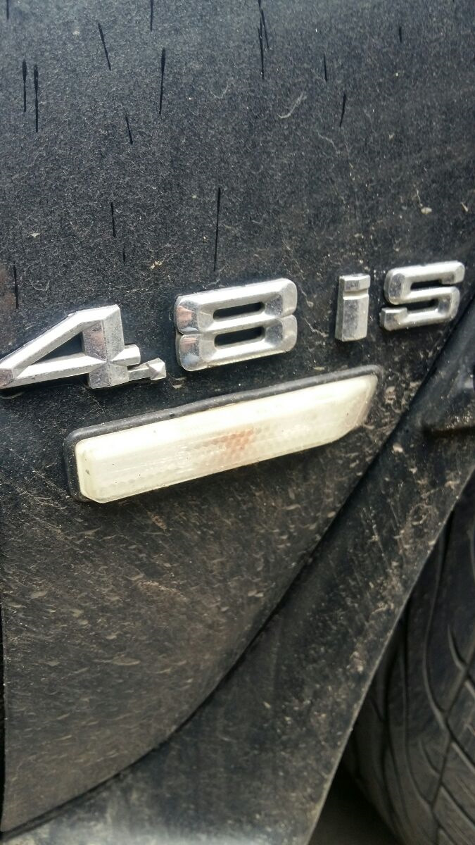Bmw e83 как поменять задний шильдик