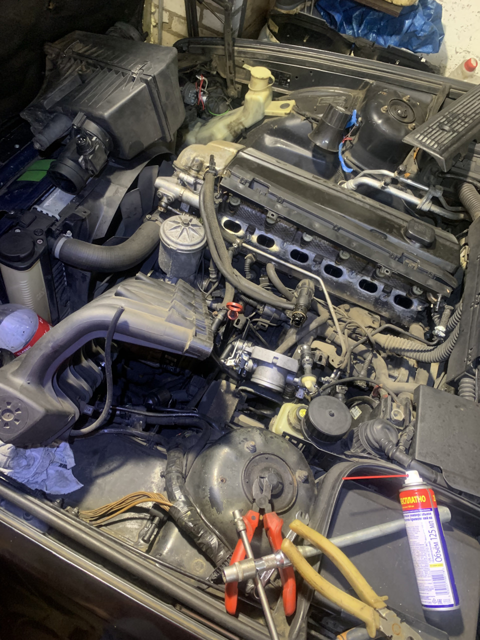 Замена прокладок впускного коллектора — BMW 5 series (E34), 2 л, 1994 ...