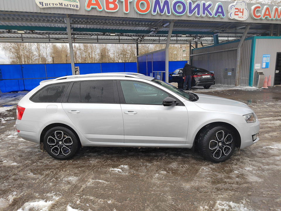 Фото в бортжурнале Skoda Octavia Combi A7 Mk3