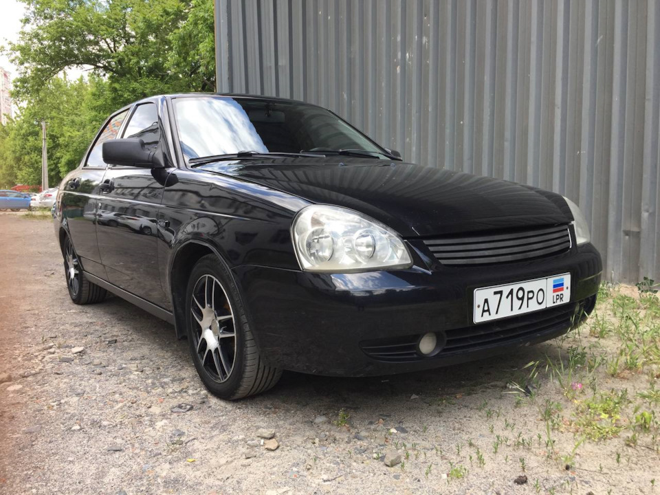 №23 Клеим шильдик LADA, и замена ручки ручника! — Lada Приора седан, 1 ...
