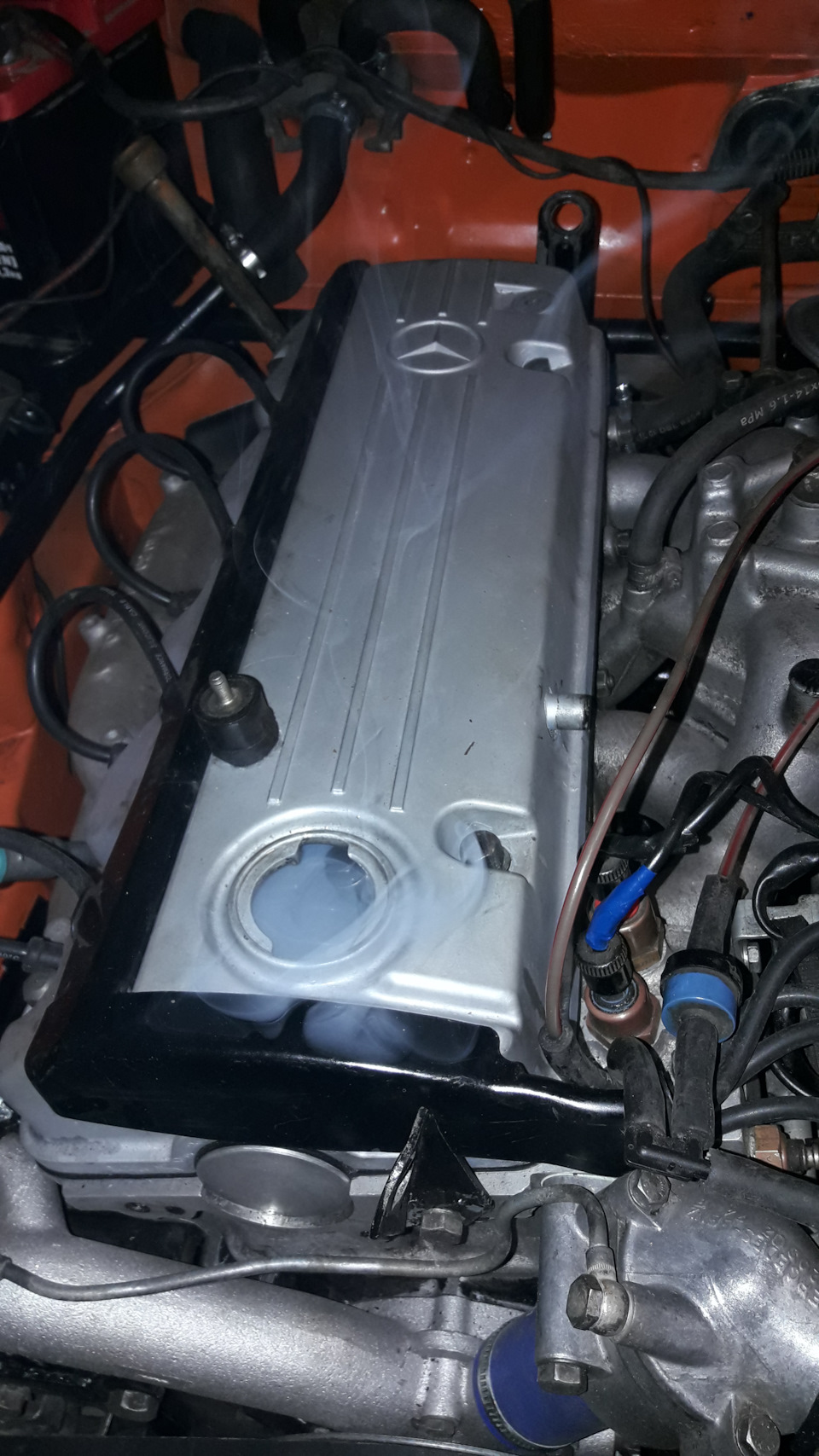 Взрыв в картере двигателя. Механический бензонасос. — Mercedes-Benz ...