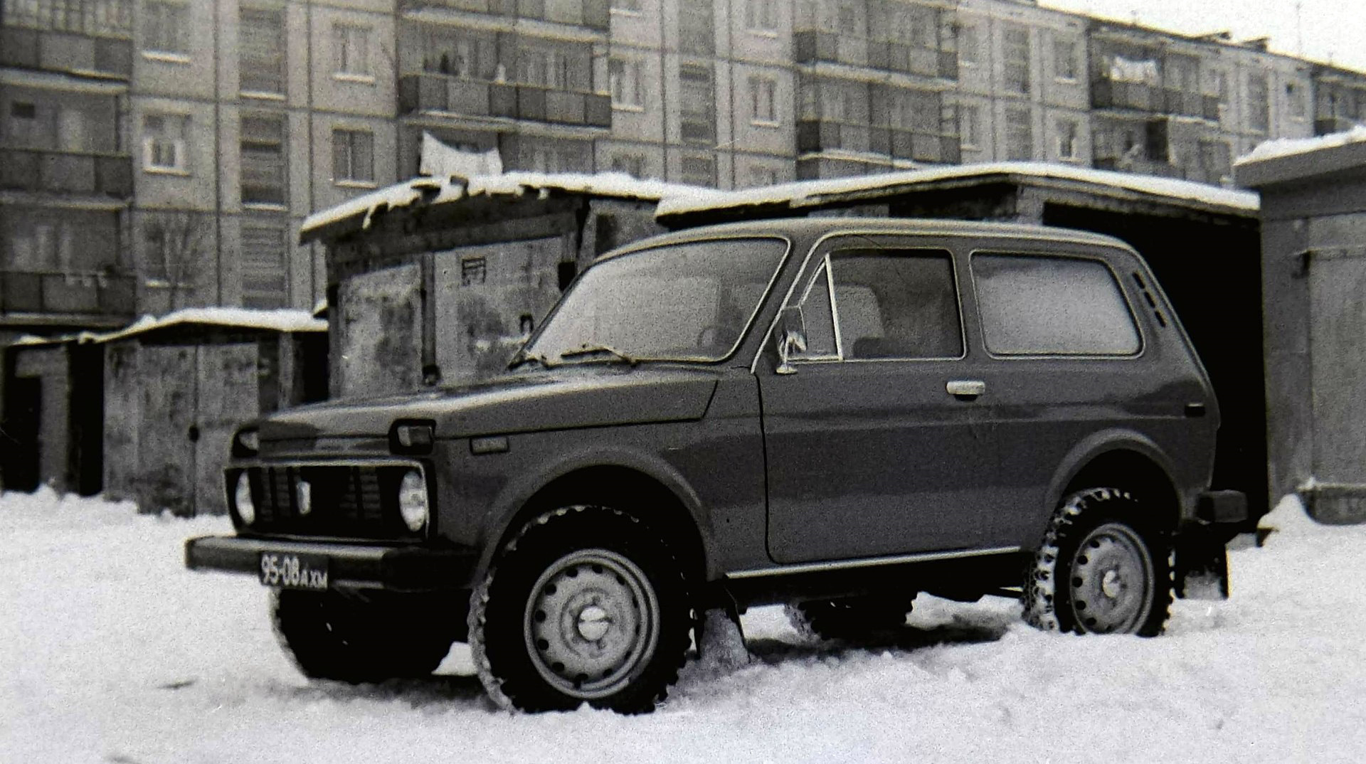Советская Нива 2121
