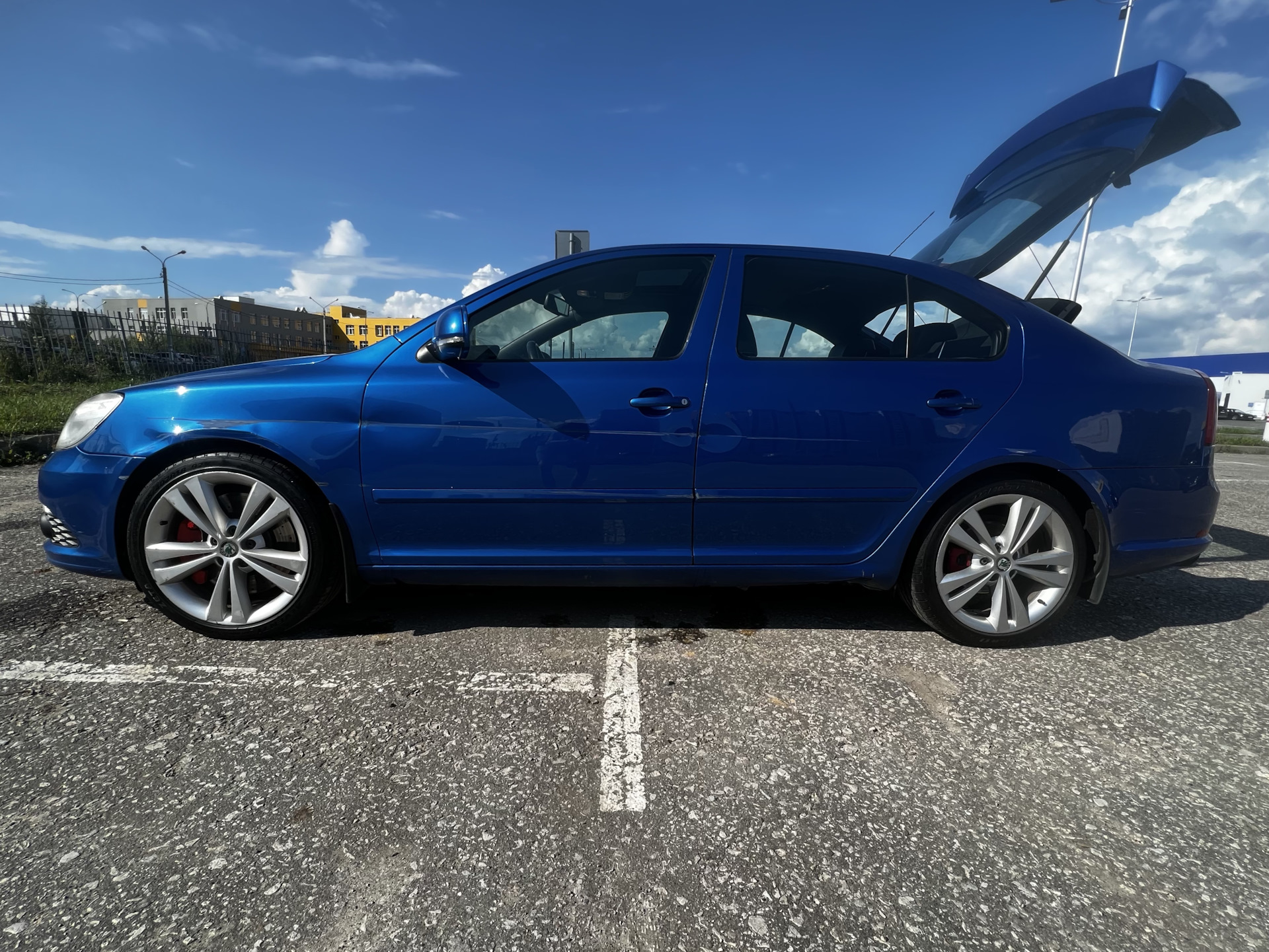 Уснул за рулем. последствия — Skoda Octavia RS A5 Mk2, 2 л, 2010 года | ДТП  | DRIVE2