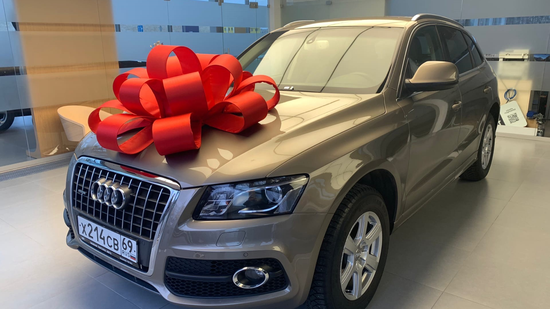 Audi Q5 (1G) 2.0 бензиновый 2010 | на DRIVE2