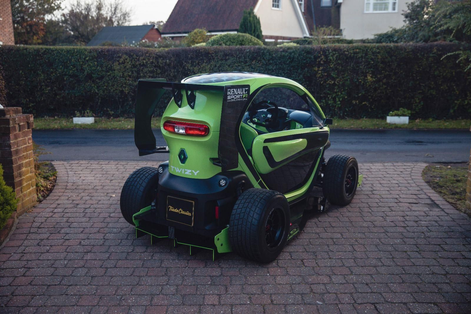 Twizy Renault вид сбоку