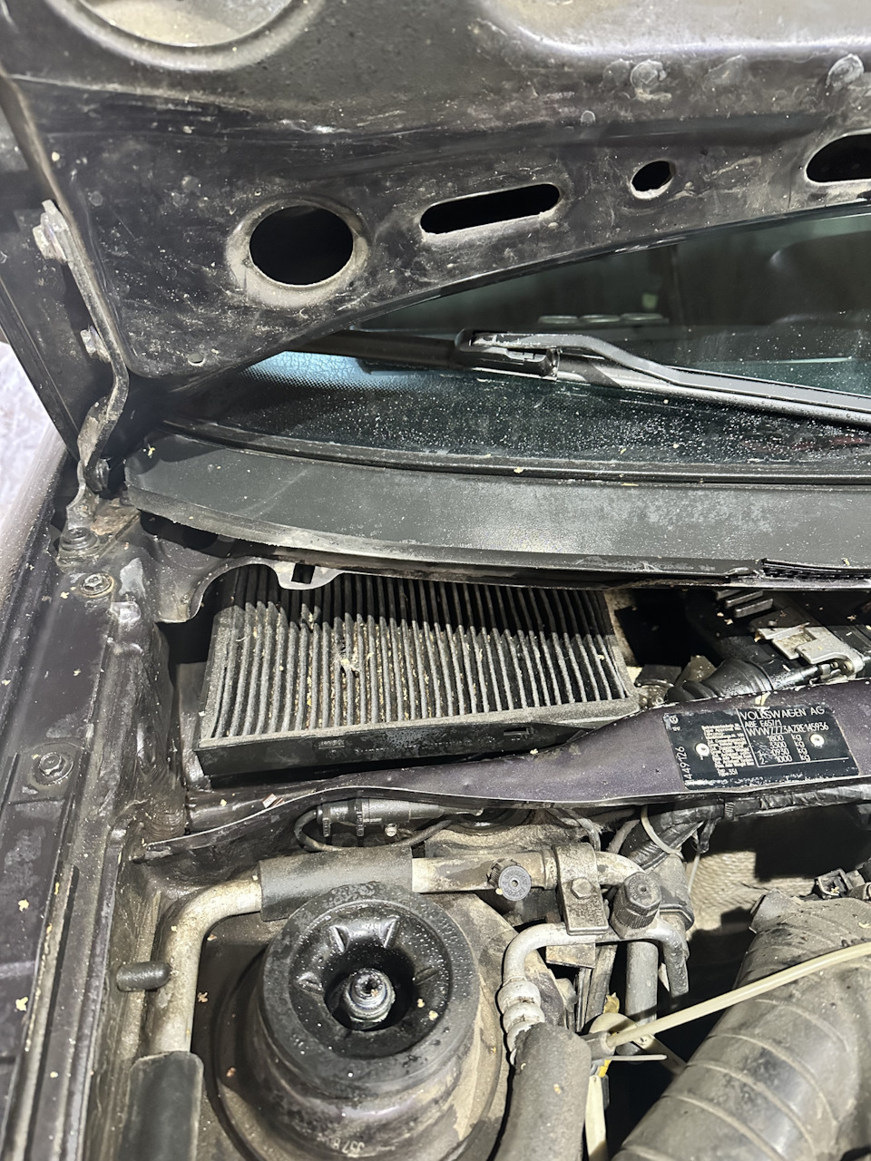 Салонный фильтр с защелками. — Volkswagen Passat Variant (B4), 2 л ...