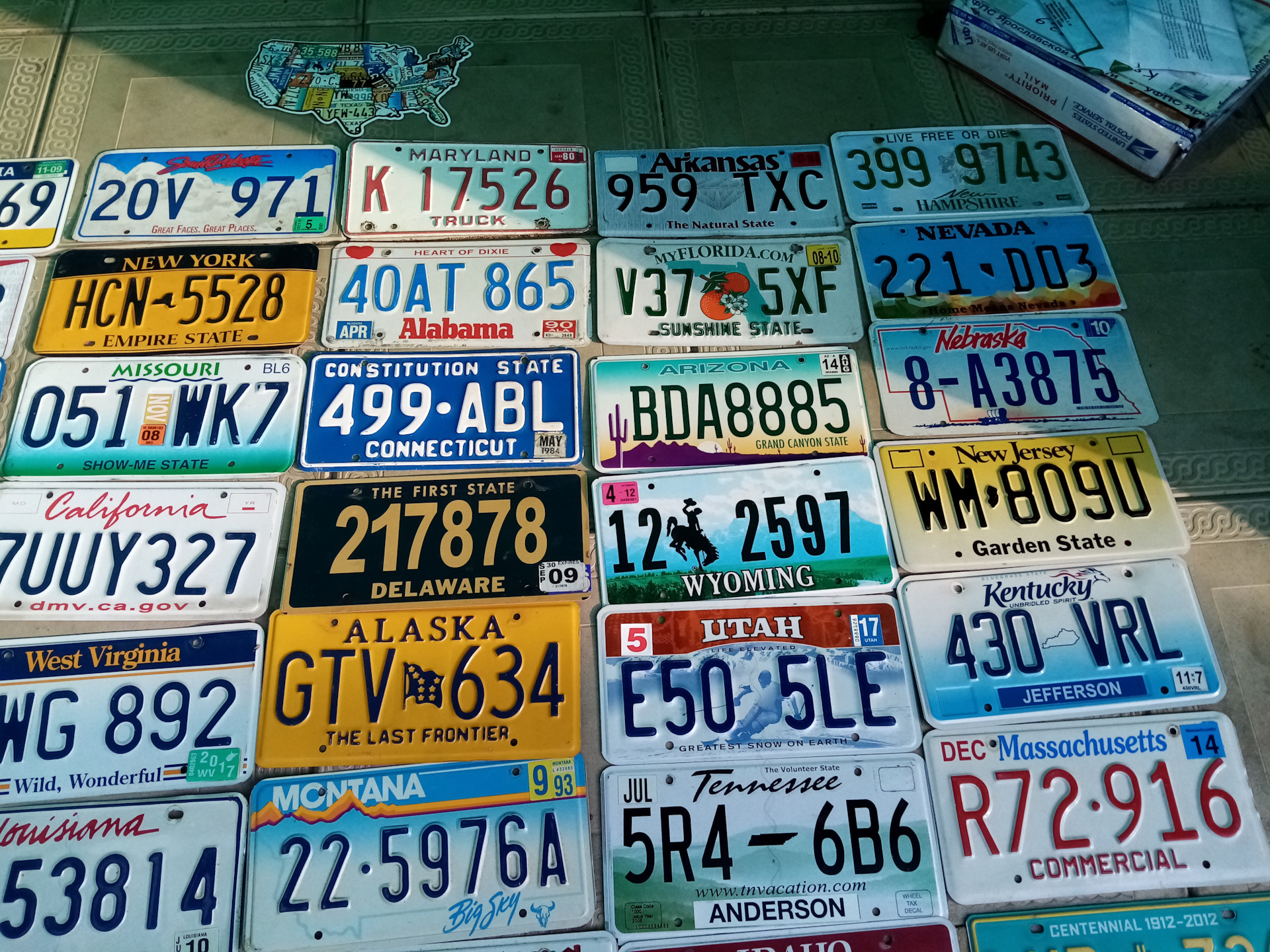 Номера вк россия. Коллекционирование автомобильных номеров. Коллекции автомобильных номеров Джеффа Франсиса в Флориде.
