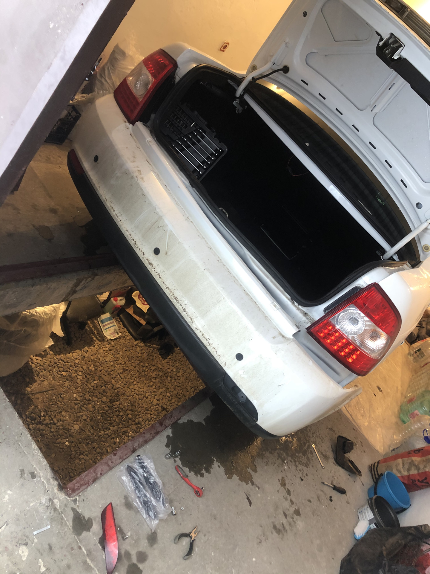 Шильдики и задние катафоты — Lada Приора седан, 1,6 л, 2014 года ...