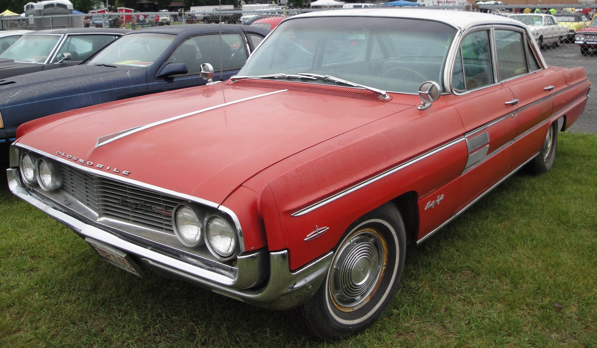 Специальный 60. 1947 Олдсмобиль 98. 1962 Oldsmobile Starfire sedan. Oldsmobile 98 1962. Олдсмобиль 66.