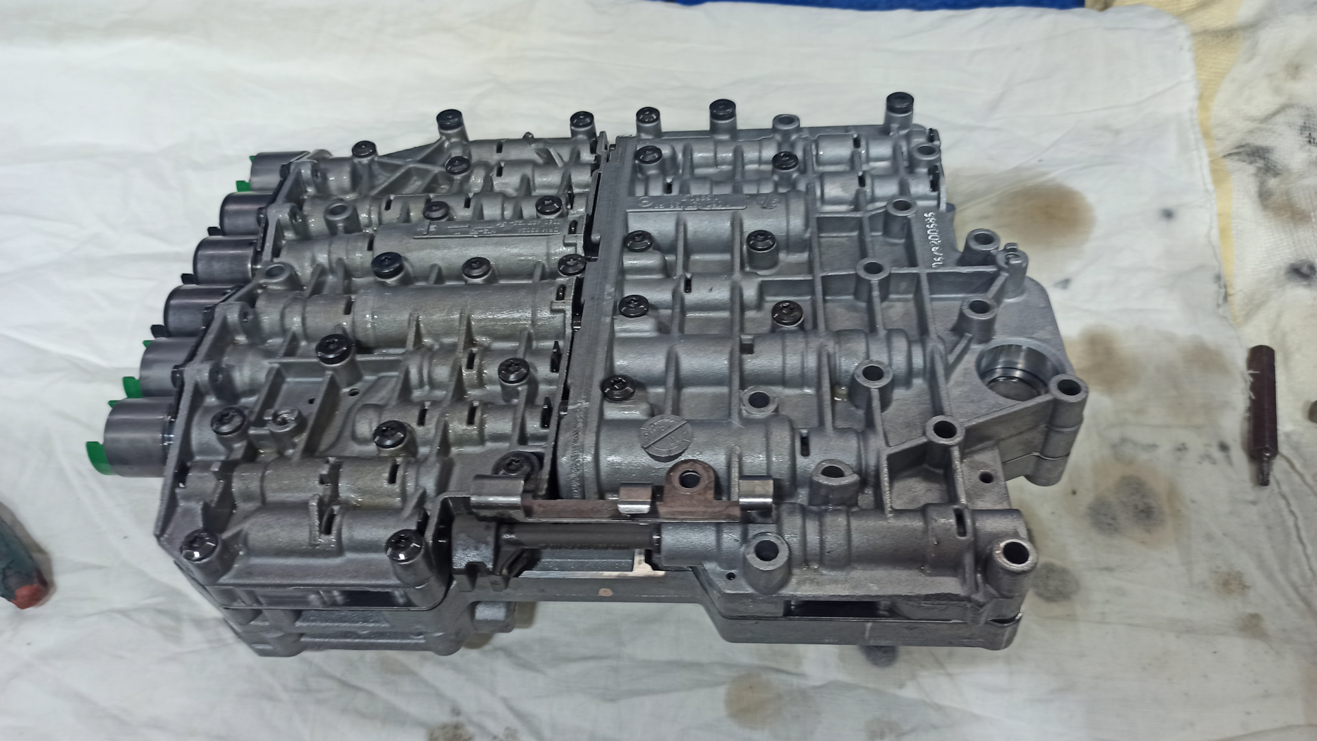 Замена жёлтого соленоида и промывка гидроблока 5hp19 — Audi A4 (B6), 1 ...