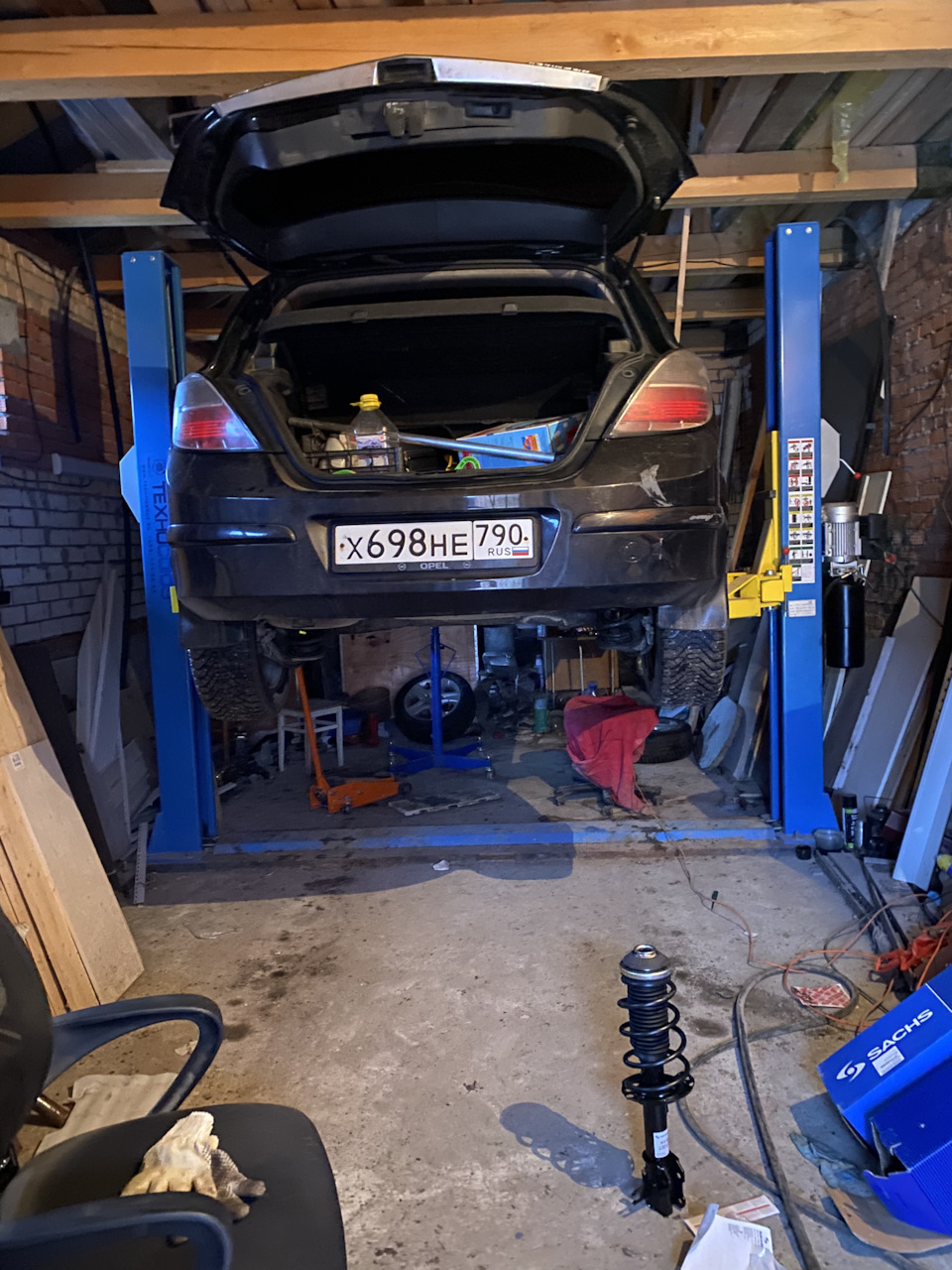 Про бензин — Opel Astra H, 1,6 л, 2009 года | помощь на дороге | DRIVE2