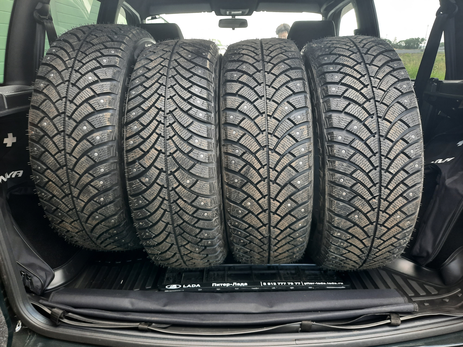 Stud 215 65 r16. Зима 215/65/16 Нива. BFGOODRICH шипованные. BFGOODRICH Niva Travel.