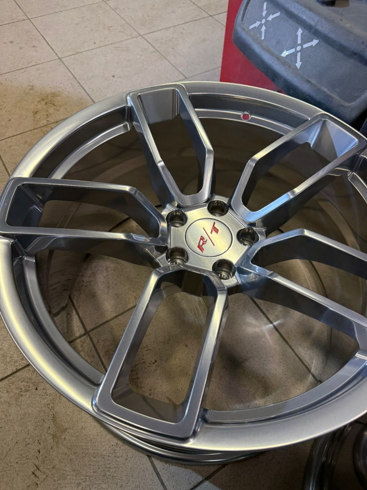 Кованые диски SRT FORGED 10,5Jx20 ET20 5x115 на Dodge Charger (7G ...