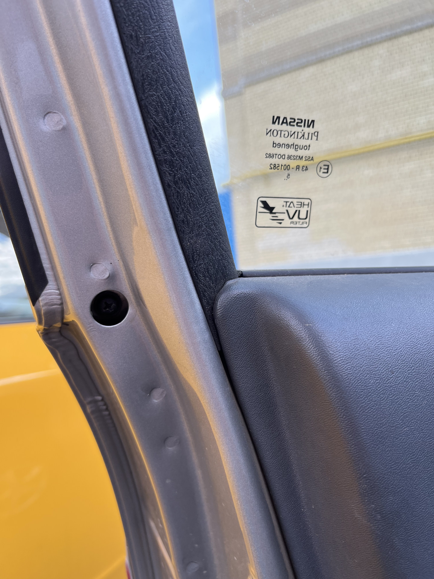 Снятие передних бархоток Almera N16 — Nissan Almera II (N16), 1,8 л ...