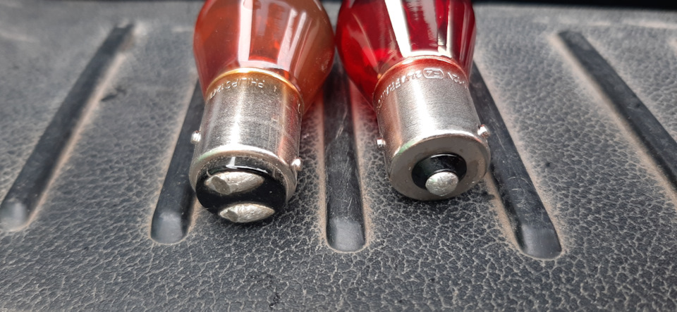 Замена лампы заднего габарита/стоп сигнала, подсветки номера и 3-го ...