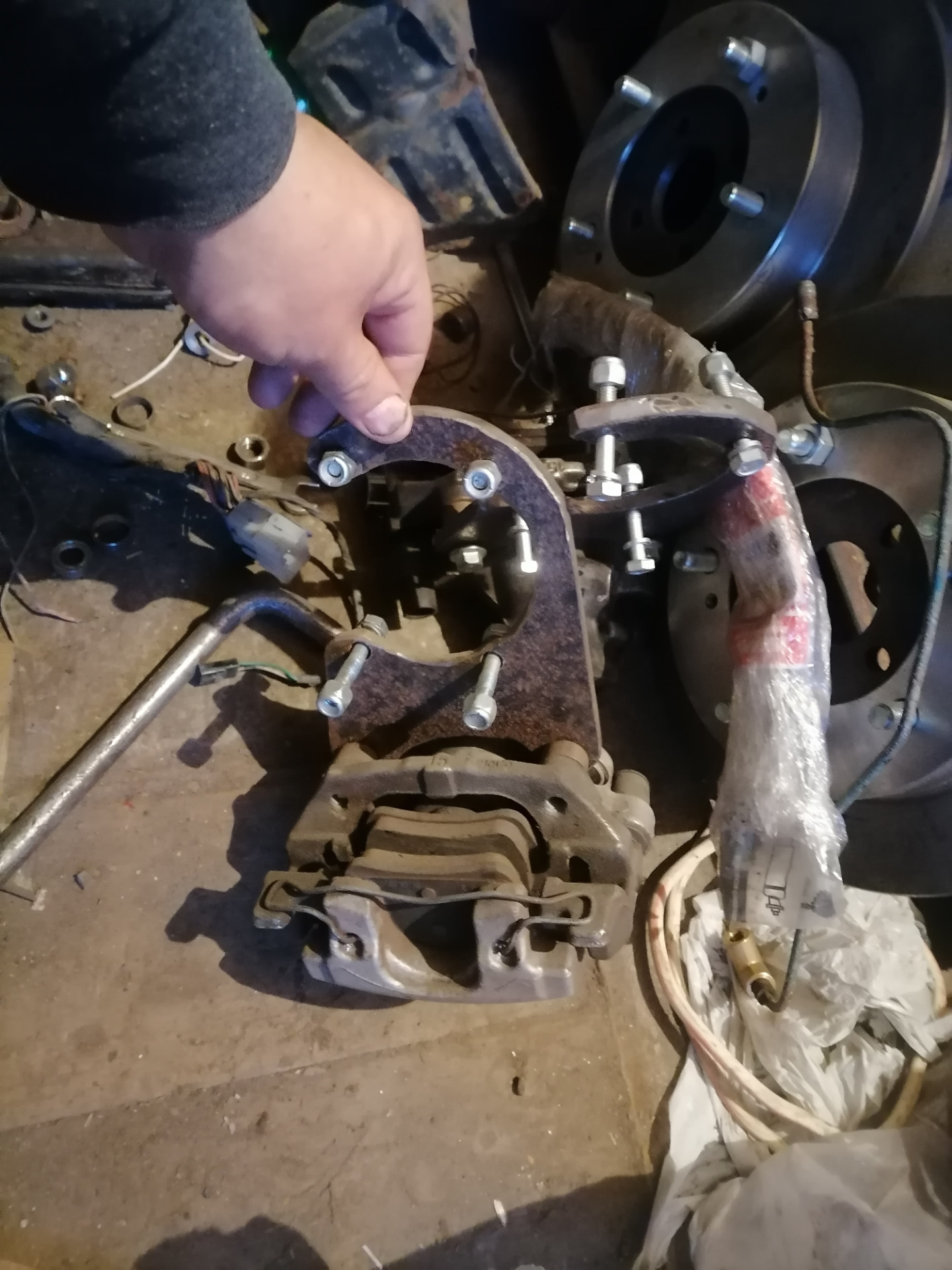 Дисковые тормоза вместо барабанных. — Suzuki Escudo (1G), 1,6 л, 1994 ...