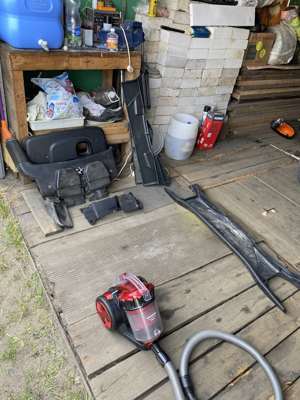 Замена салонного и воздушного фильтров, чистка клемм АКБ — BMW 1 series ...