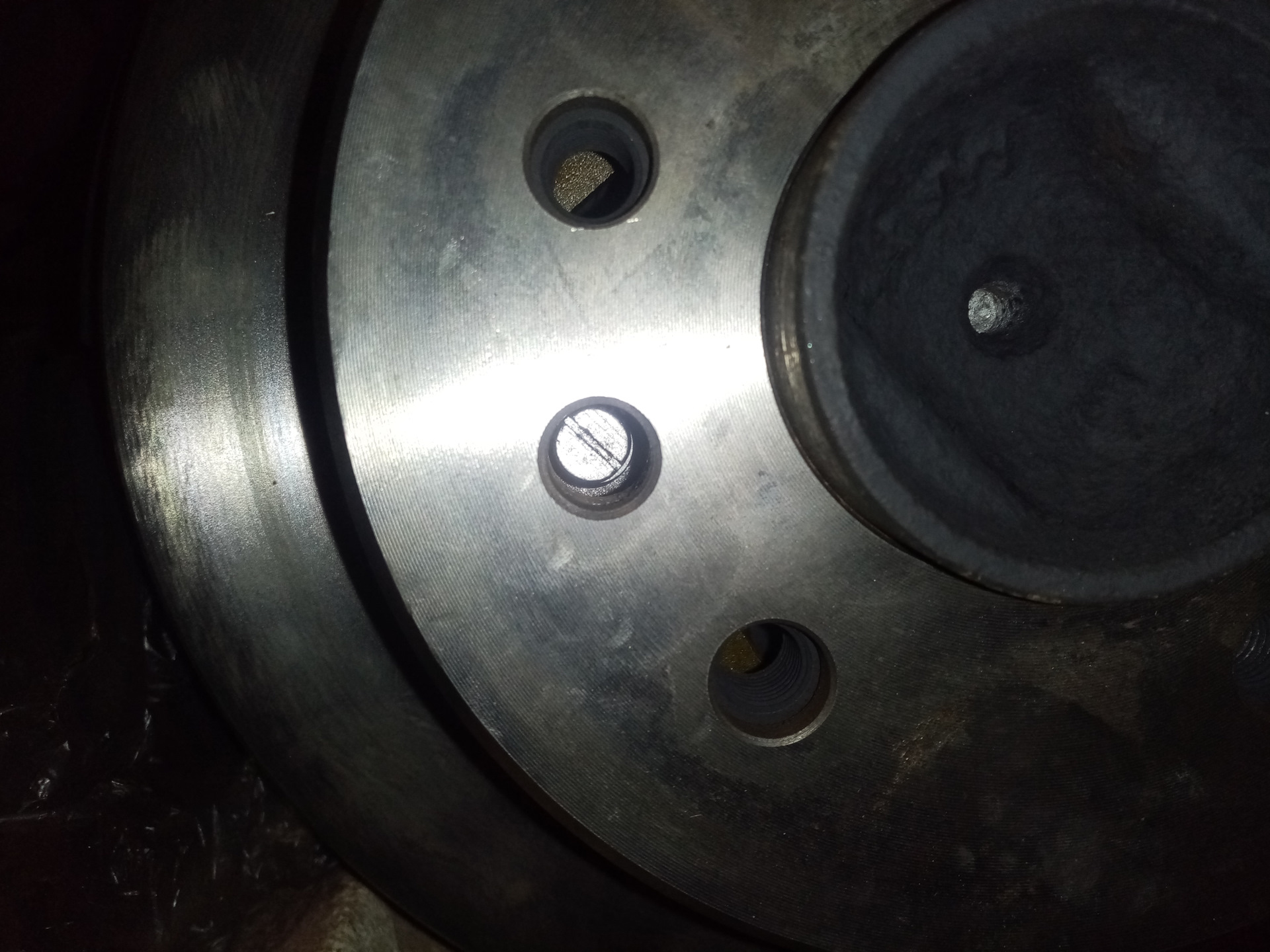 Продолжение установки колодок ручника, троса, механизма под названием ...