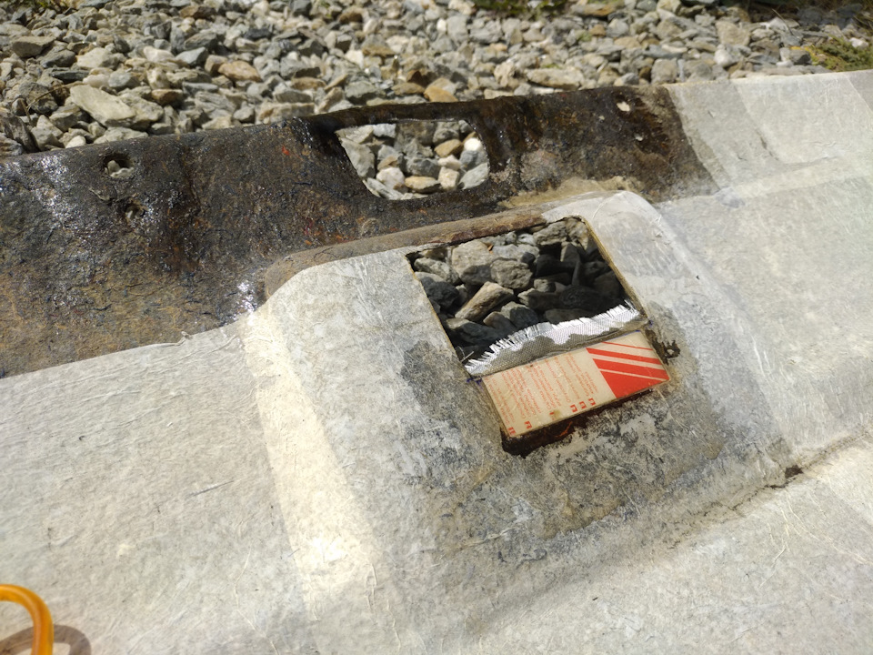 Контакт обогревателя заднего стекла — Chrysler Town and Country V, 3,6 ...