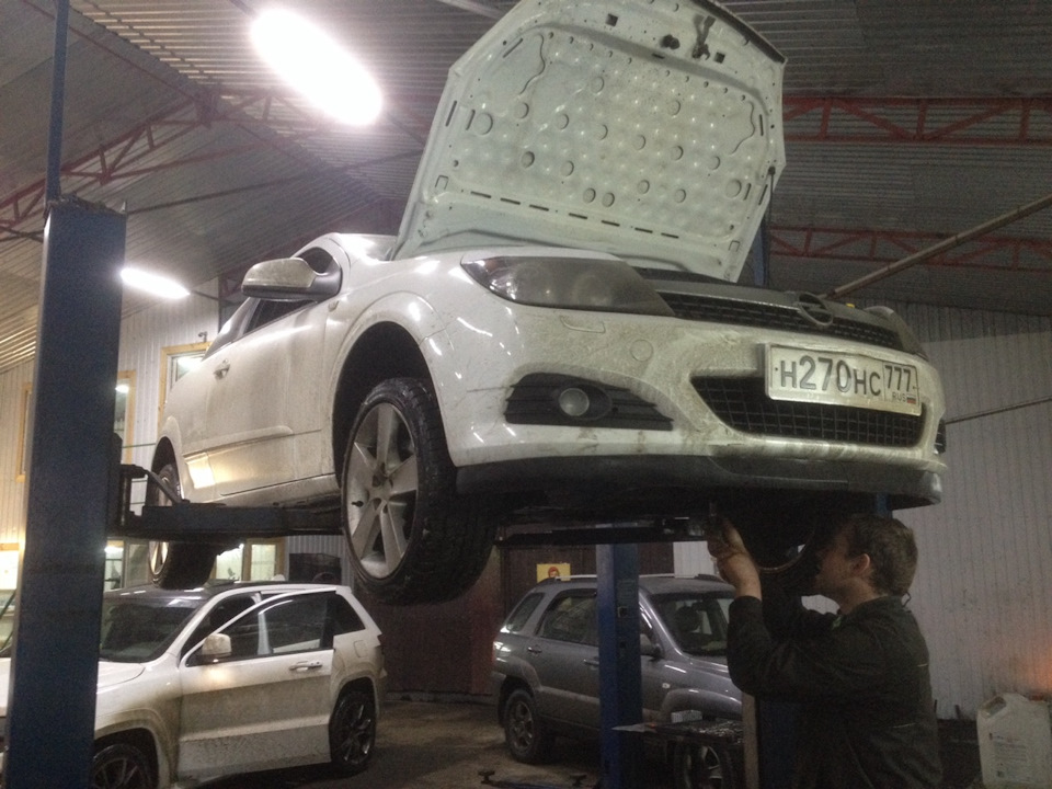 Масло в антифризе. — Opel Astra H GTC, 1,6 л, 2010 года | визит на ...