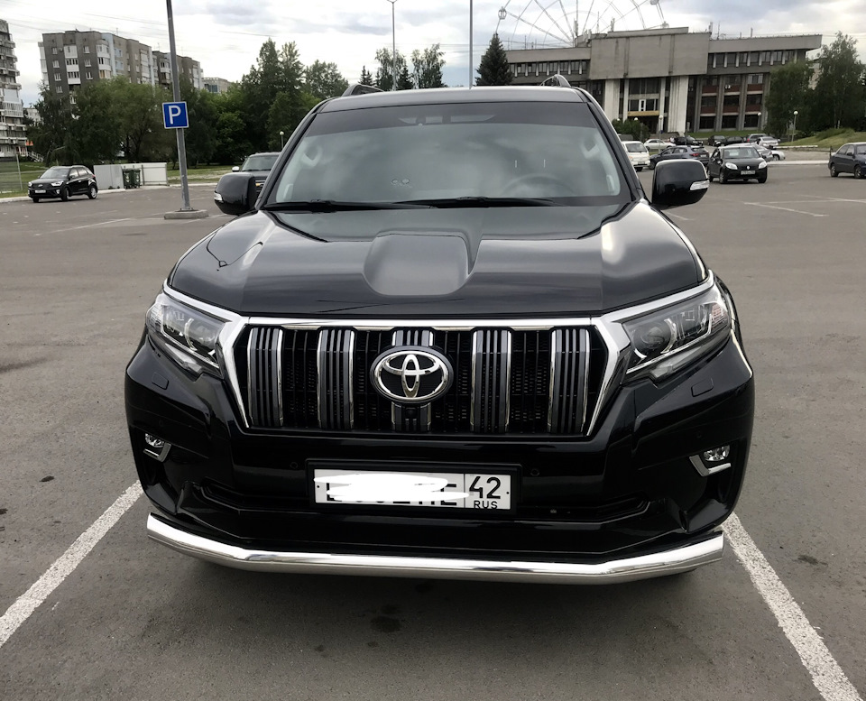 Решетка прадо. Решетка радиатора TLC Prado 2020. Land Cruiser Prado 150 2012 с чёрной решеткой радиатора. Решетка Прадо 2020 Black Onyx. Прадо 2018 решетка радиатора черная 150.