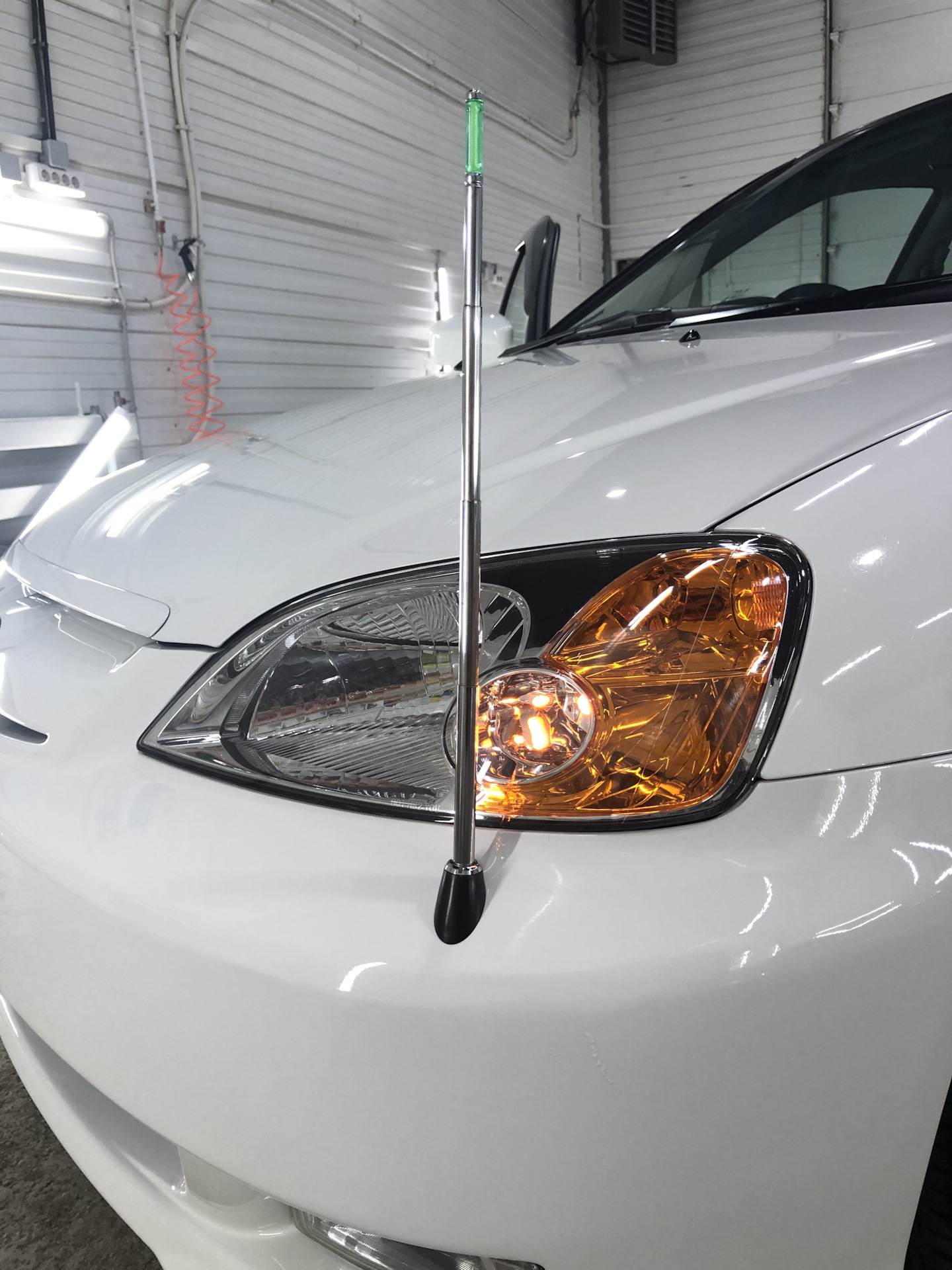 Габаритная антенна в передний бампер — Honda Civic Ferio (7G), 1,5 л ...