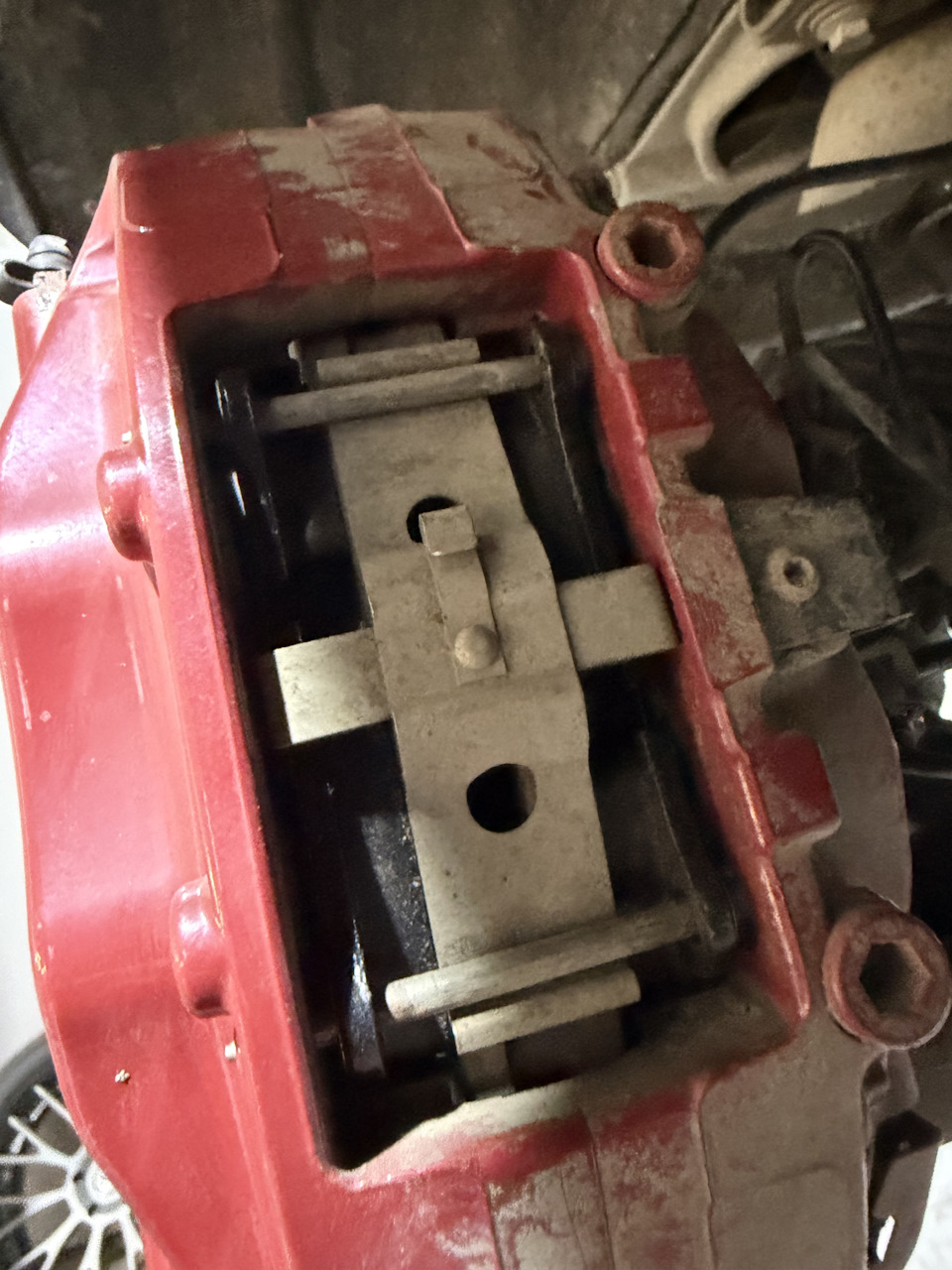 Новые задние колодки — Audi Q7 (1G)