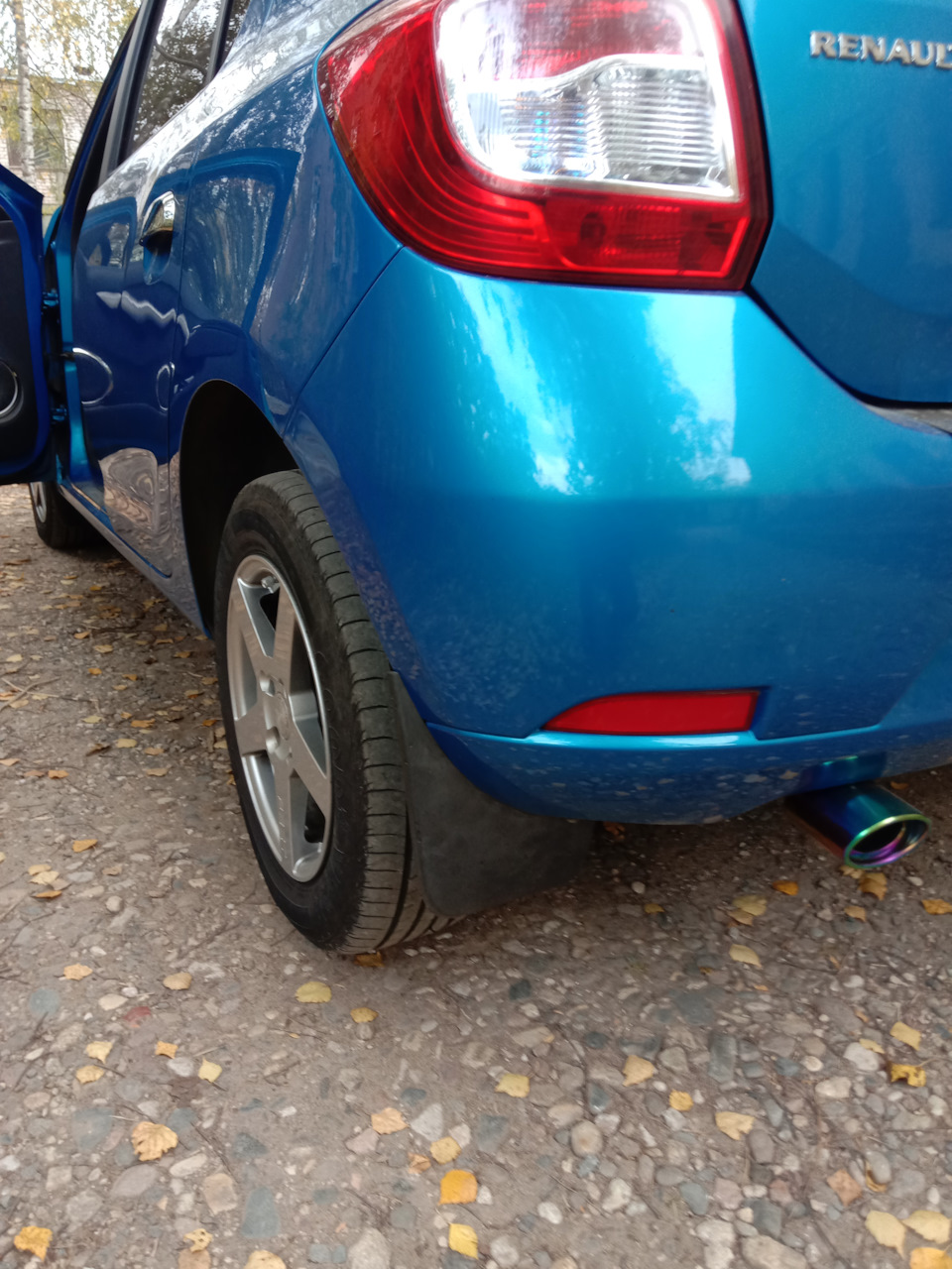 "Потеряли" брызговики, ставим новые от Ad Plast, плюс брызговики на ...