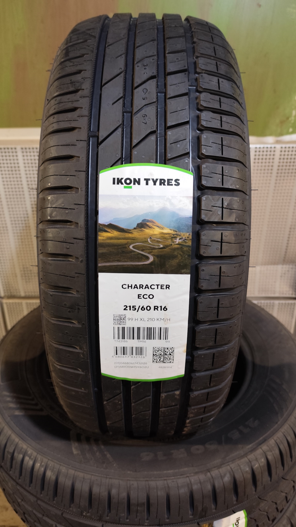 Фото в бортжурнале Toyota Camry (XV30). Запчасти на фото: Ikon Character Eco