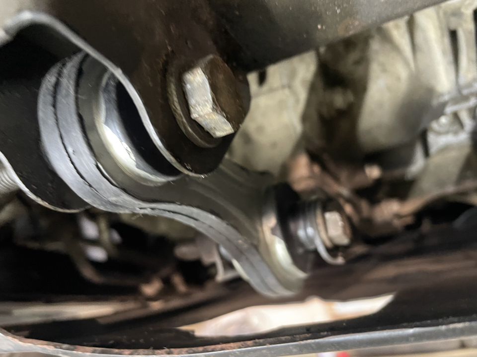 Сальник правый углового редуктора+гитара) — Renault Duster (1G), 1,5 л ...