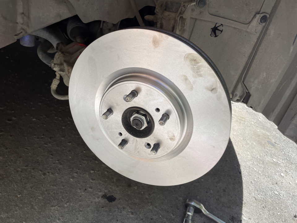 Тормоза колодки — Honda Civic 4D (8G), 1,8 л, 2007 года | своими руками ...