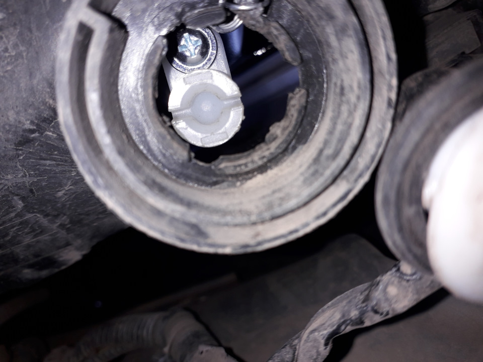 Замена гидрокорректора фар, продолжение ремонта. — Lada Гранта, 1,6 л ...