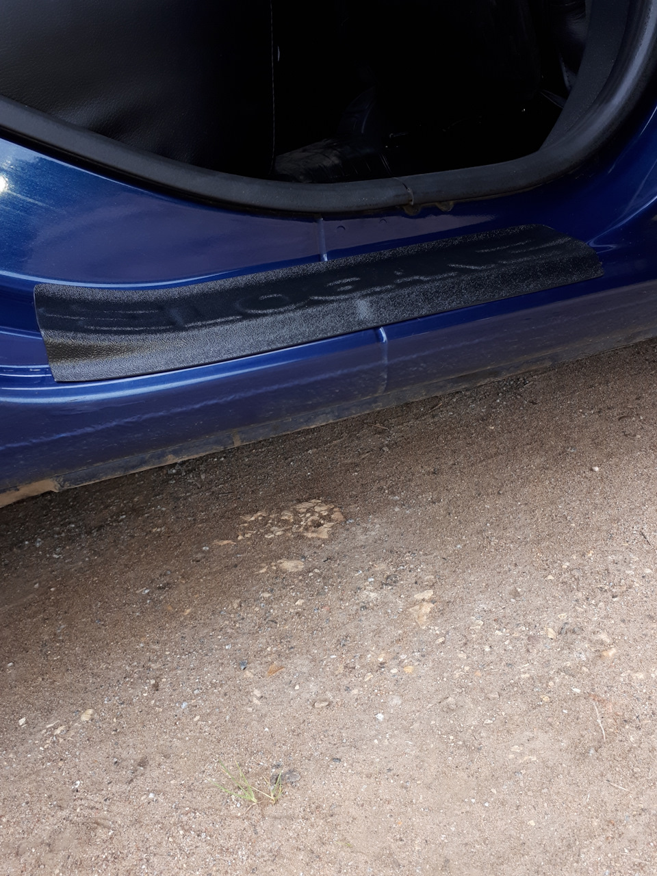 Накладки на пороги задних дверей и внутренний порог багажника — Renault ...